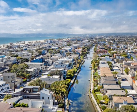 Venice Beach Movers